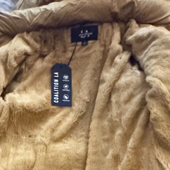 NWT Quilted Puffer Jacket w/ Faux Fur Hood
SM/MED/LG Available! - Picture 13 of 13